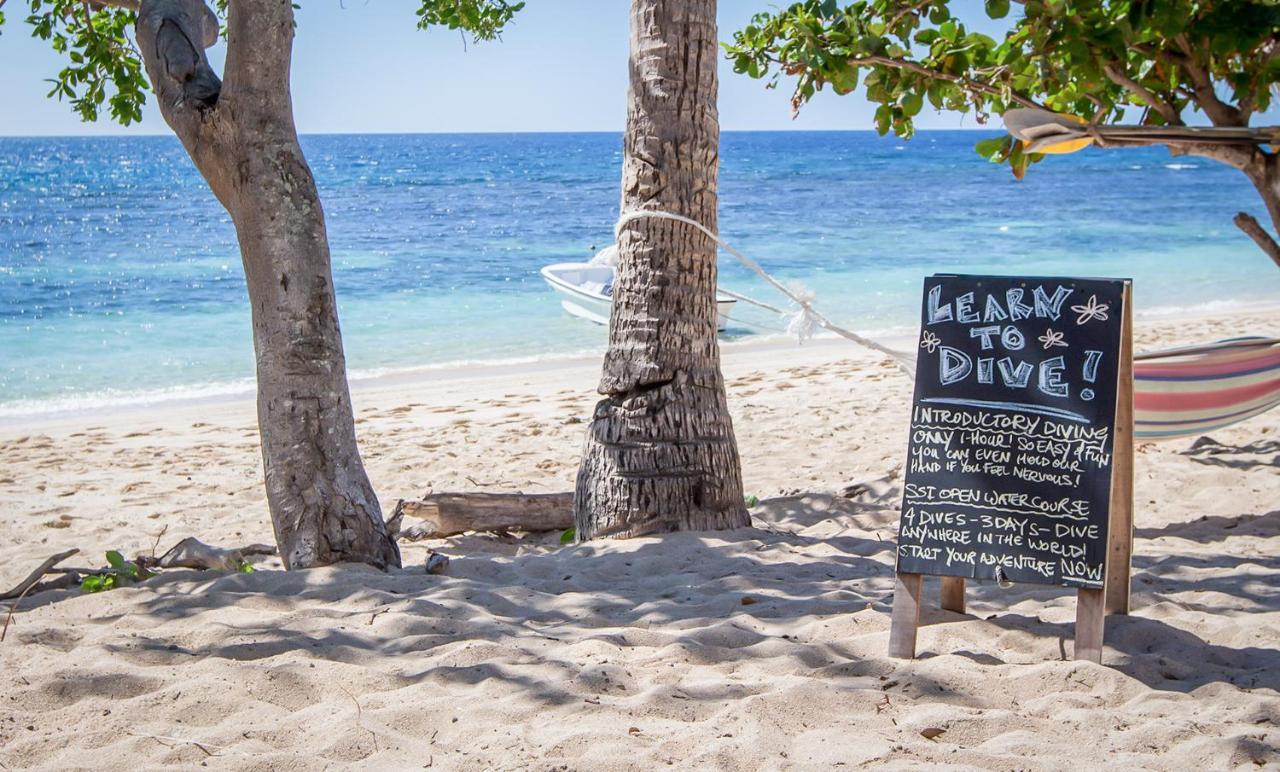 Barefoot Kuata Island Resort Exterior photo