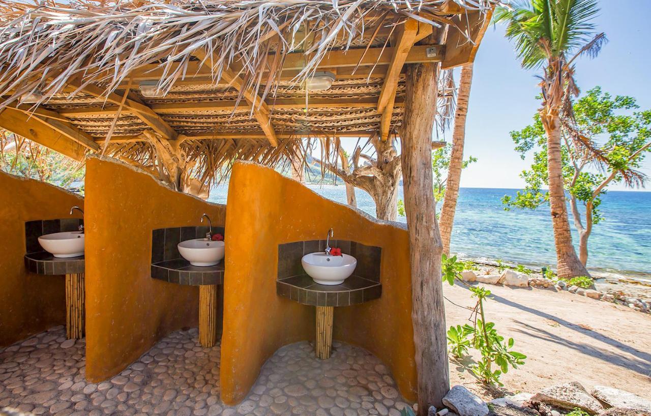 Barefoot Kuata Island Resort Exterior photo