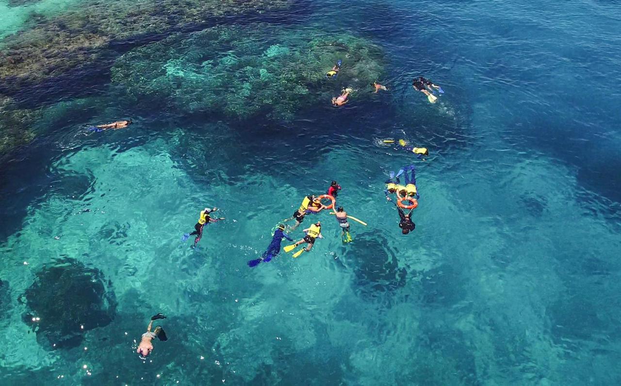Barefoot Kuata Island Resort Exterior photo