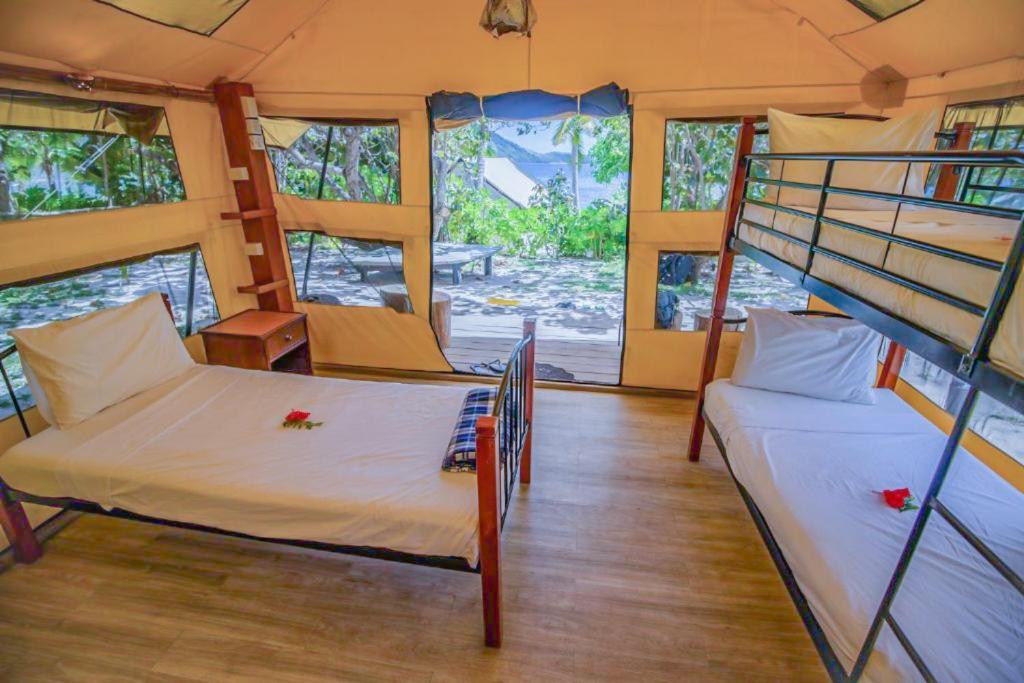 Barefoot Kuata Island Resort Exterior photo