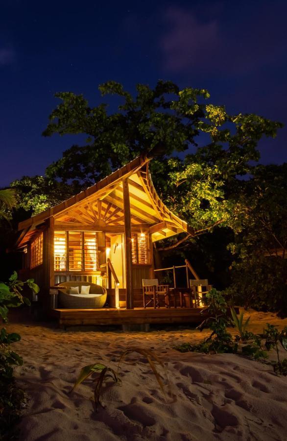 Barefoot Kuata Island Resort Exterior photo