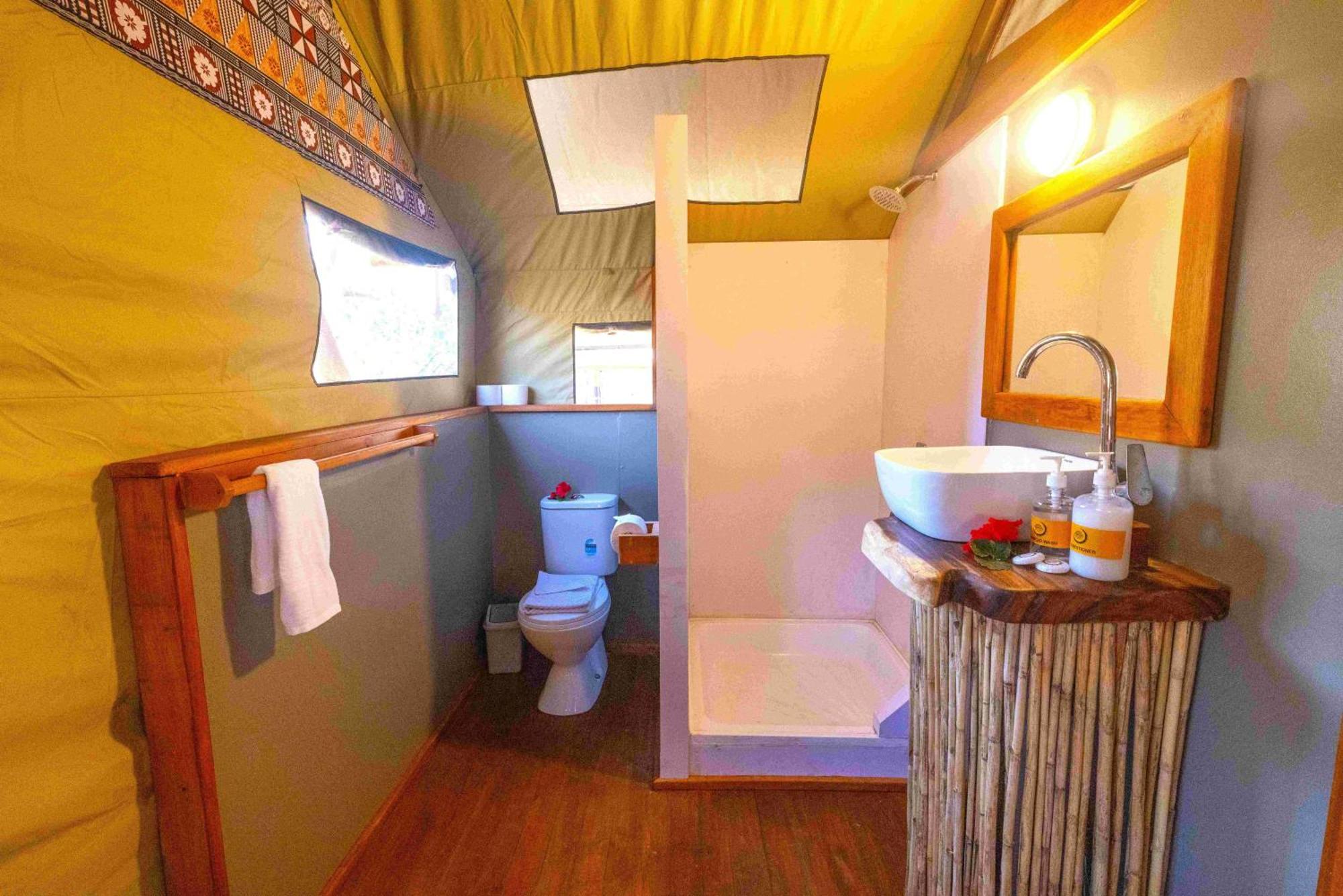 Barefoot Kuata Island Resort Exterior photo